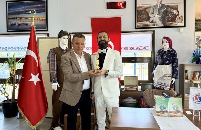 Akif Manaf’a “Evrensel Kardeşlik ve Barış Ödülü”