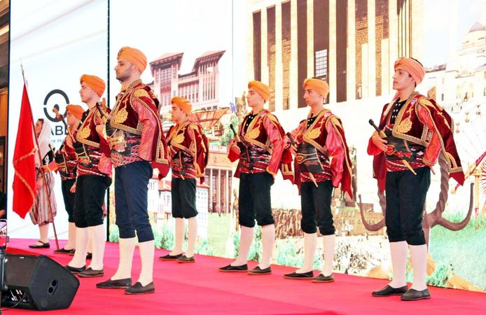 Başkentin Başarılı İsimlerine AHİD’den Vefa Gecesi