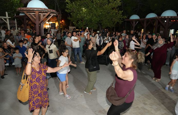 Keçiören’de park konserleri başladı: Yaz akşamları müzikle şenlenecek