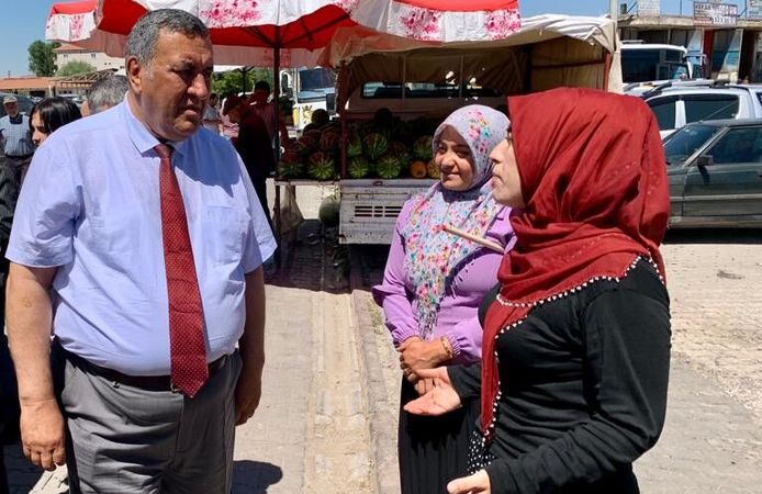 Gürer: “Pazarda ürün var olsa da emekli alamadığı ürüne tezgahta bakıp geçiyor”