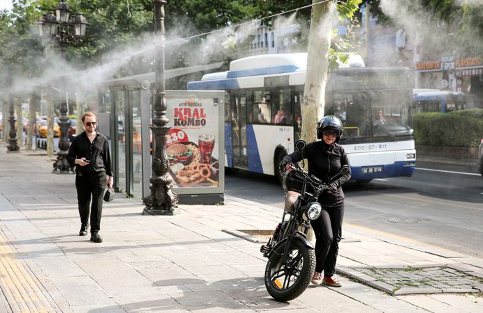 Kızılay’da kavurucu sıcağa karşı serinletici çözüm!