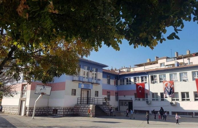Abidinpaşa İlkokulu’nda öğrenciler dağıtılıyor!