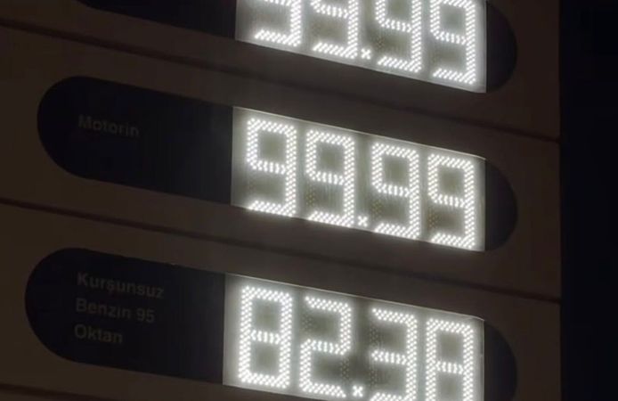 Motorin 100 TL’yi aştı, akaryakıt istasyonlarında tabela krizi!