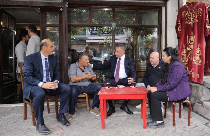 Fuat Oktay, Ulus’ta vatandaş ve esnafla buluştu