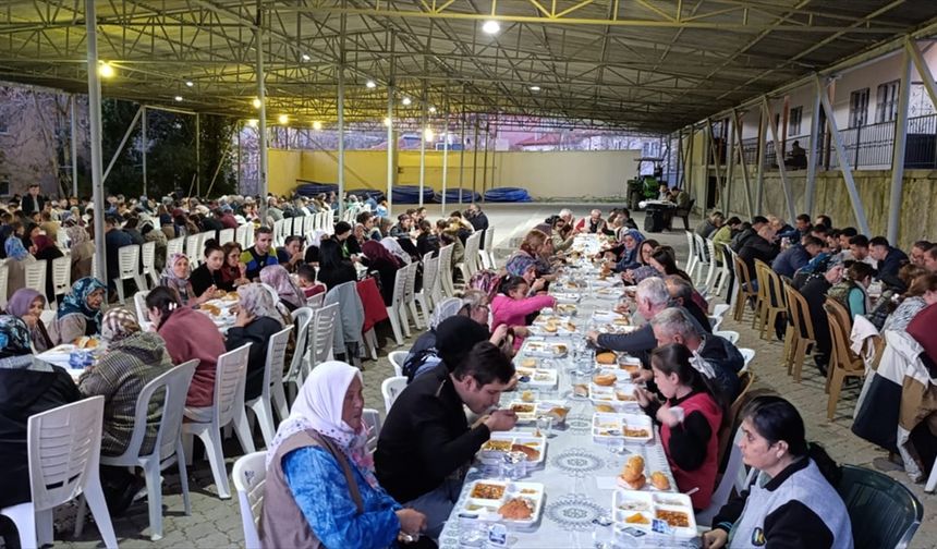 Nallıhan'da 800 kişi iftarda buluştu