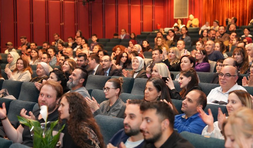 Devlet korumasındaki çocuklardan tiyatro gösterisi