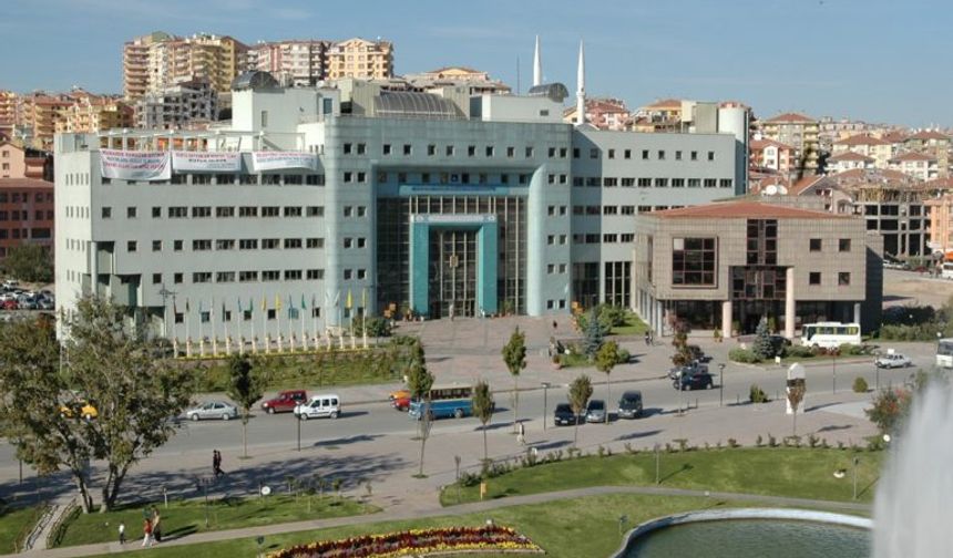 Keçiören Belediyesi'nden konferans iptali hakkında açıklama; "Salon yağmurdan zarar gördü"