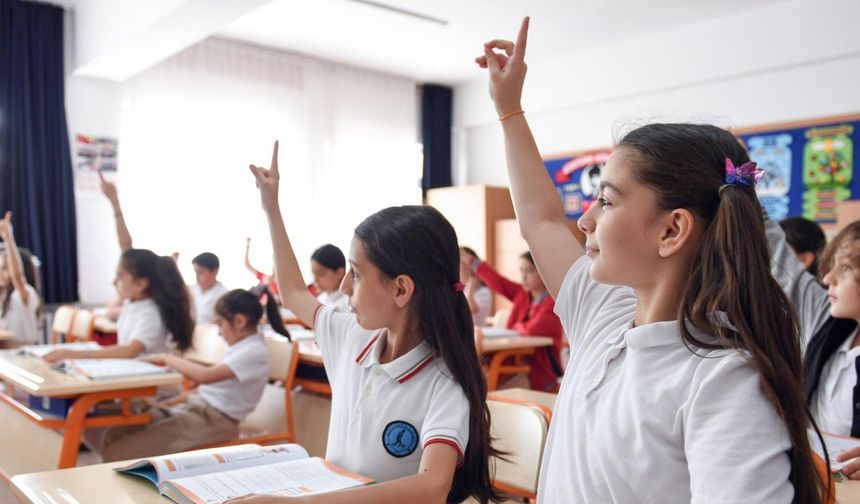 Ara Tatiller Kalkıyor Mu? Gözler MEB'de!