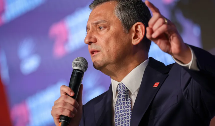 Özgür Özel: "Erdoğan, yenemediğini içeri atıyor"