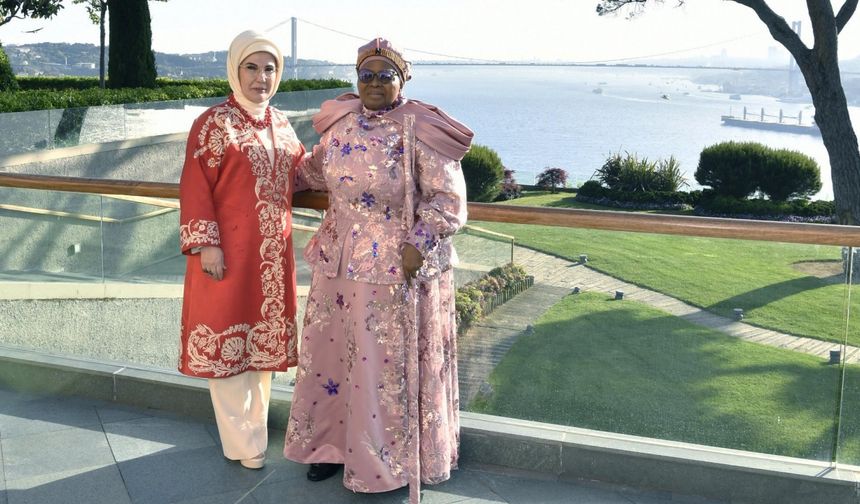 Emine Erdoğan,  Ntfombi Tfwala ile bir araya geldi