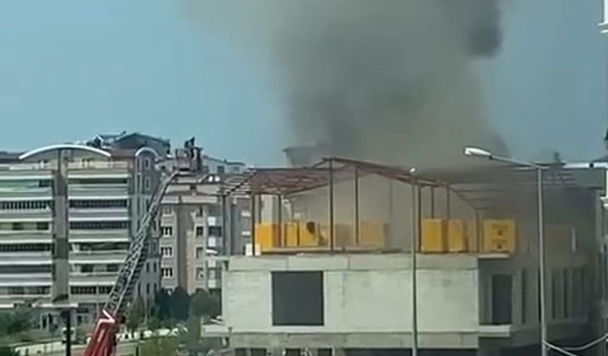 Bursa'da 4 katlı binada yangın
