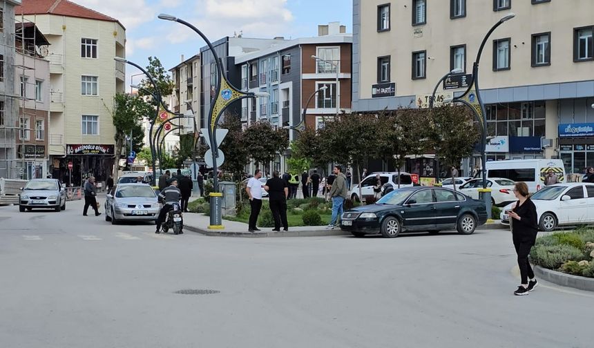 Konya'daki depremde bazı binalar hasar gördü