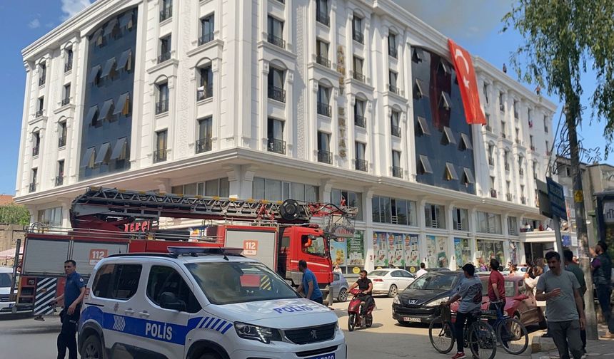 Öğrenci yurdunda çıkan yangın korkuttu