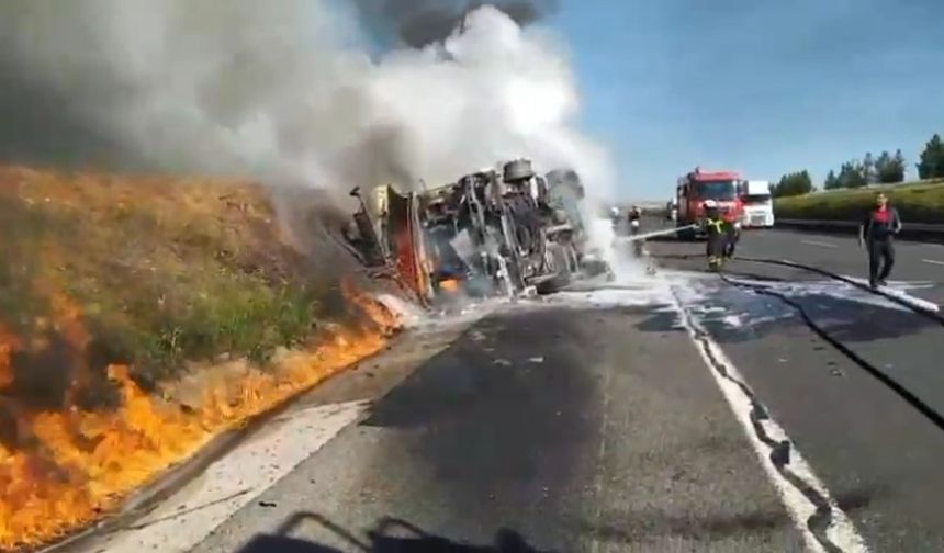 Şanlıurfa'da akaryakıt yüklü tanker devrildi!