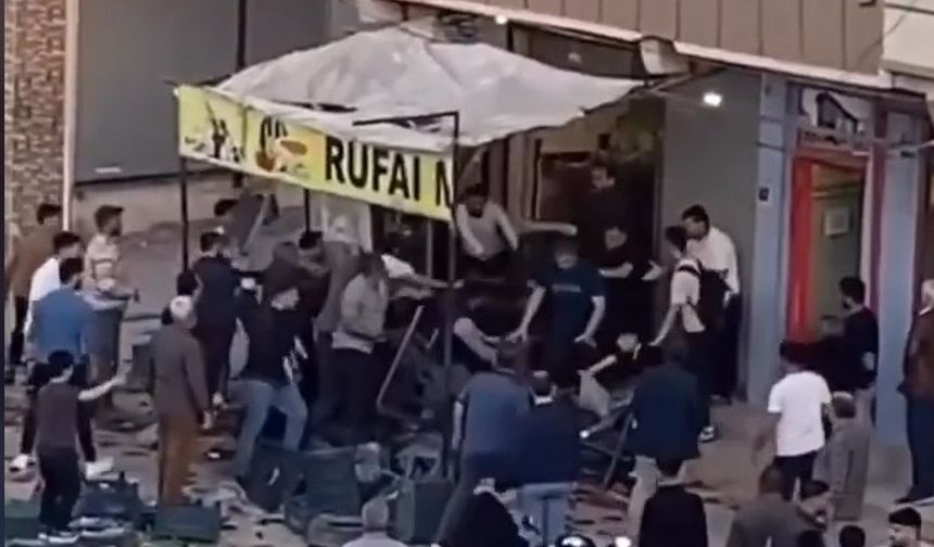 Şanlıurfa'da tekmeli sopalı kavga!