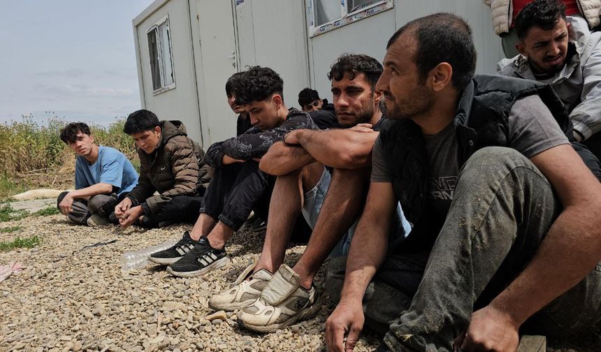 Yunanistan kaçak göçmenleri Türkiye'ye gönderdi