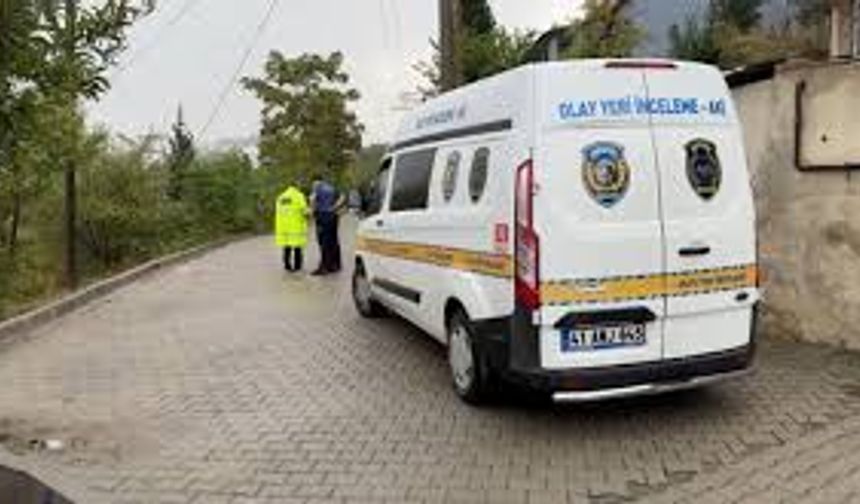 Evinin önünde silahlı saldırıya uğradı