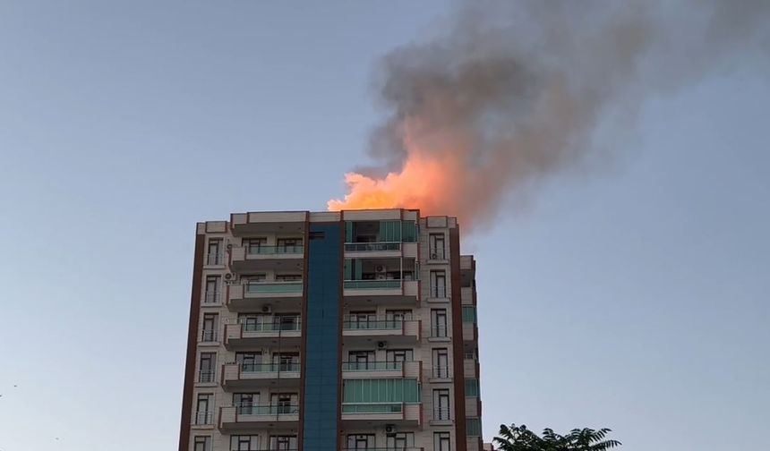 Diyarbakır'da Yangın Paniği: 1’i Bebek 38 Kişi Sepetli Vinçle Kurtarıldı