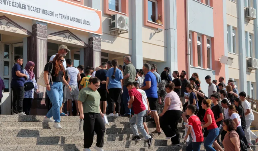 Antalya'da öğrencilerin LGS heyecanı