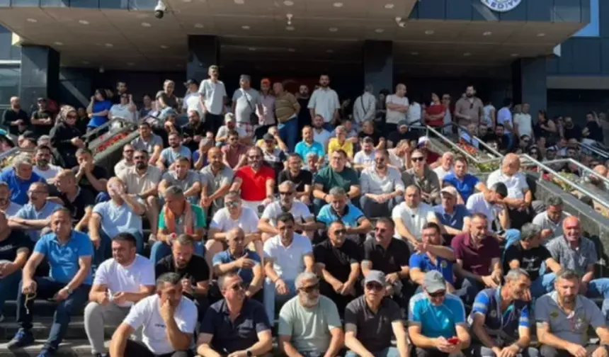 Buca'da çöp yığınları meydana geldi