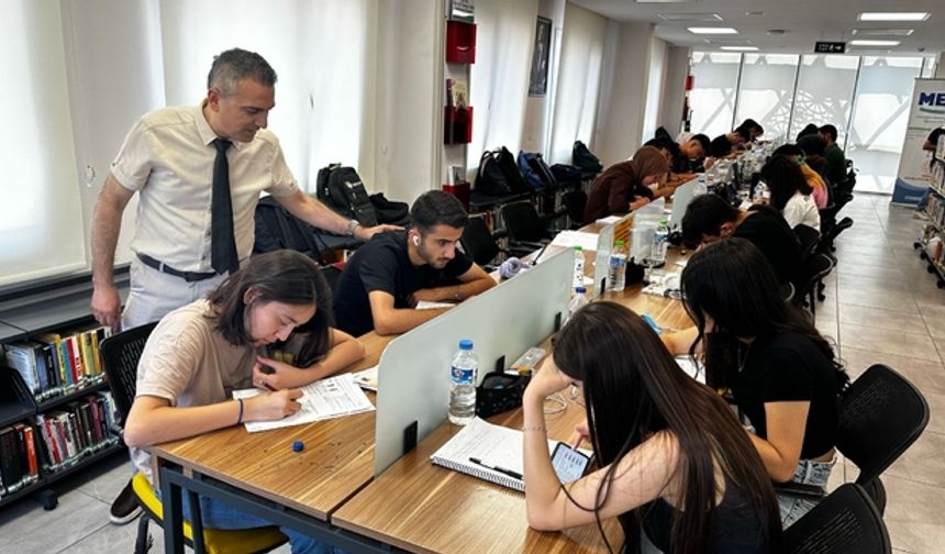 YKS'ye hazırlanan öğrenciler, kamp kurdu