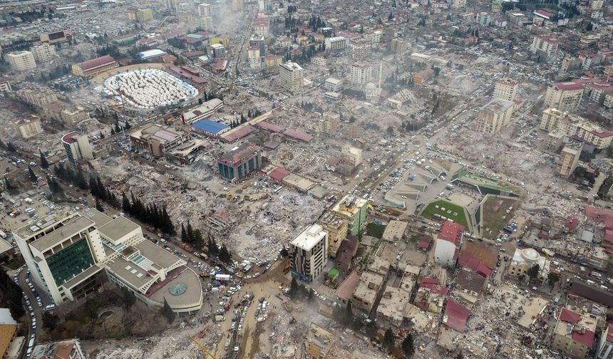 6 Şubat Depreminde 4 yakınını kaybeden Nevruz'dan duruşma sonrası tepki!