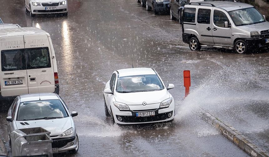 Erzurum'da sağanak etkili oldu