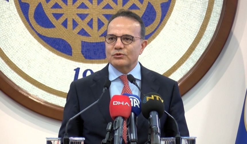 Ankara Üniversitesi Rektörü'ne Macaristan'dan Liyakat Nişanı