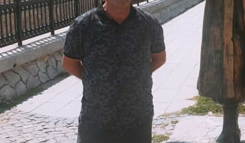 Devrilen iş makinesinin altında kalan operatör hayatını kaybetti!