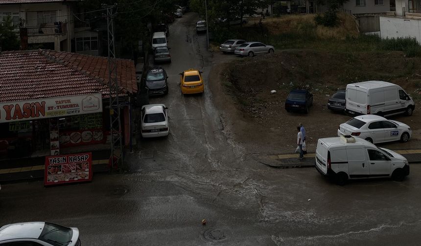 Mamak Yağışa Teslim: Vatandaş Tepkili!