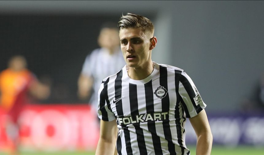 Beşiktaş 17 Milyon TL Verdi, Fenerbahçe Sessiz Kaldı!