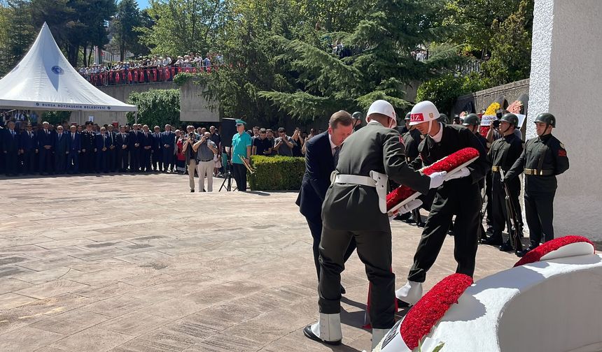 Celal Bayar kabri başında anıldı