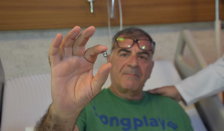 Operasyon sırasında akciğerinden diş implantı çıktı