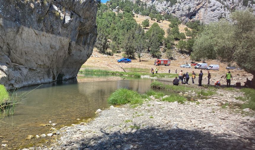 Düdene giren kız kardeşler boğuldu