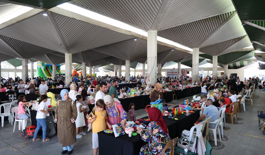 Konya'daki 2. el oyuncak pazarı kuruldu