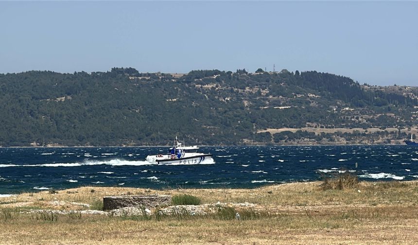 Çanakkale’de Sahilde Top Mermisi Panik Yarattı