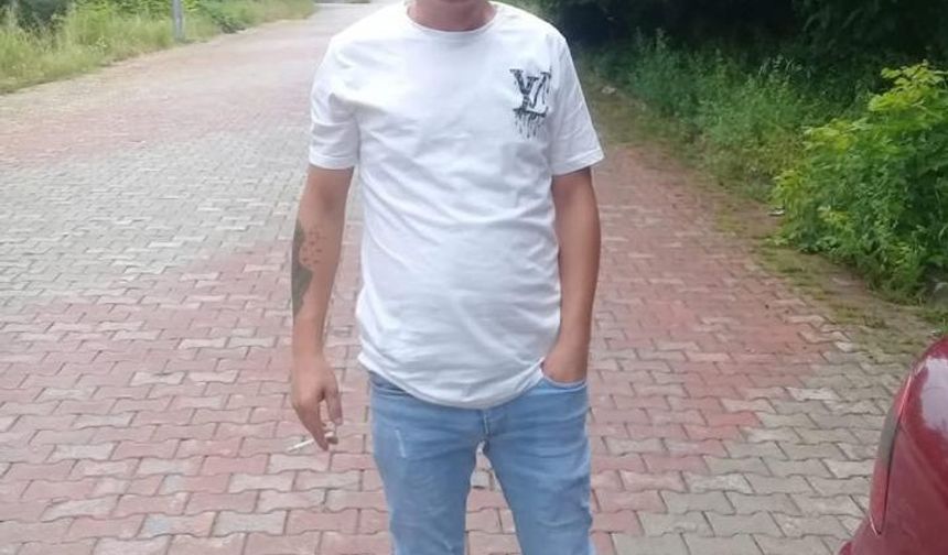 Evin Balkonunda Tartıştığı Kişileri Vurdu