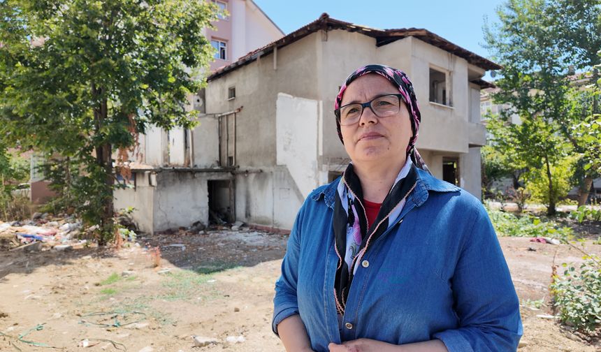 Madde bağımlılarının uğrak yeri haline gelen metruk bina!