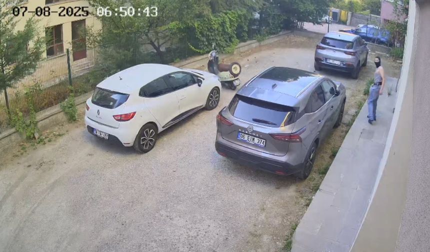 Ankara'da kar maskeli hırsız motosiklet çaldı!