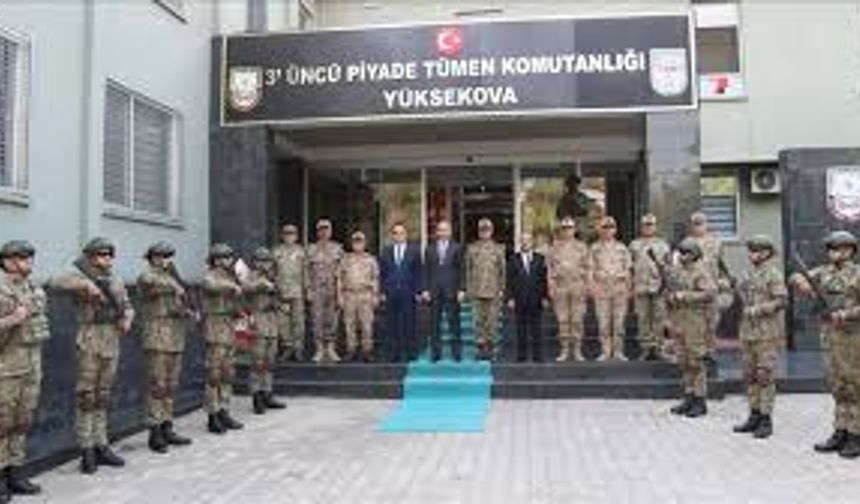 Yerlikaya, Hakkari'de ziyaretlerde bulundu