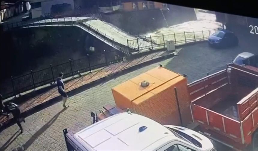 Borçka’da Tarihi Köprü Yağış Sonrası Yıkıldı