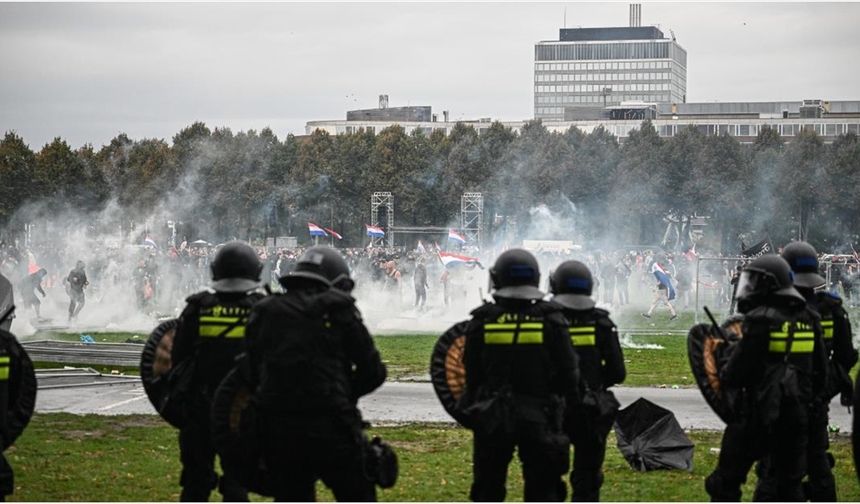 Hollanda’da sığınmacı karşıtı protesto gerilime yol açtı