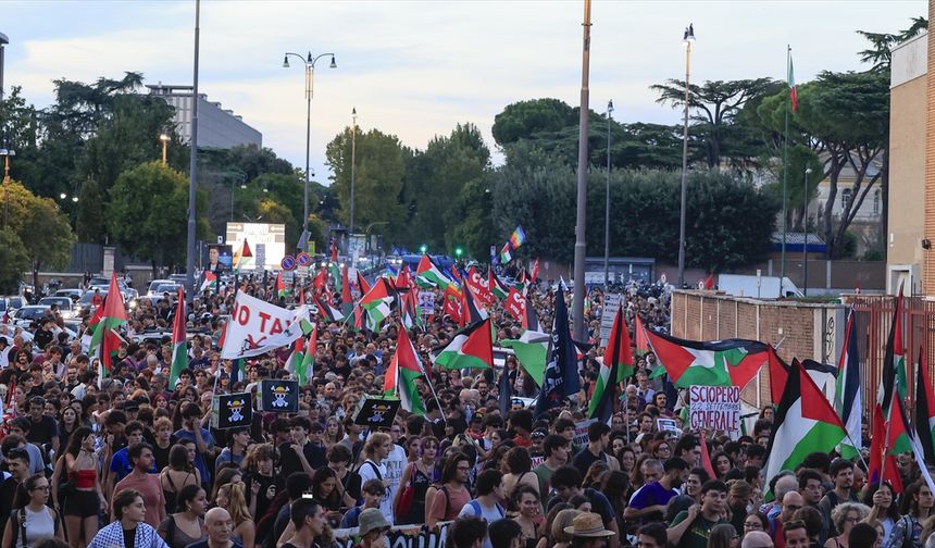 İtalya’da Binlerce Kişi Gazze İçin Yürüdü, Milano’da Polis Müdahalesi Oldu