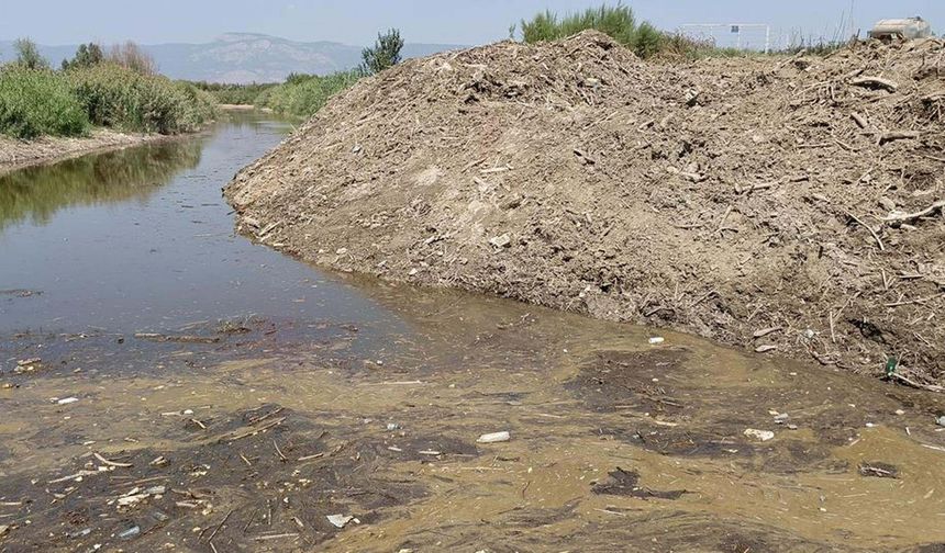 Taşköprü'de temizlik sırasında tarihi parça bulundu