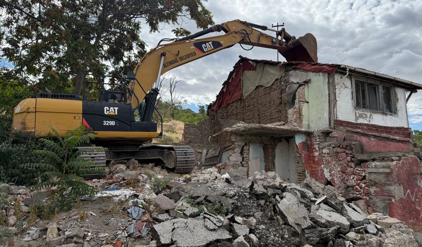 Altındağ’da 1 Yılda 257 Metruk Yapı Yıkıldı