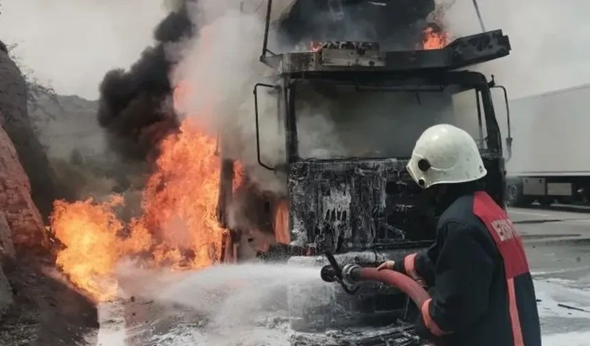 Otoyolda tanker alev aldı