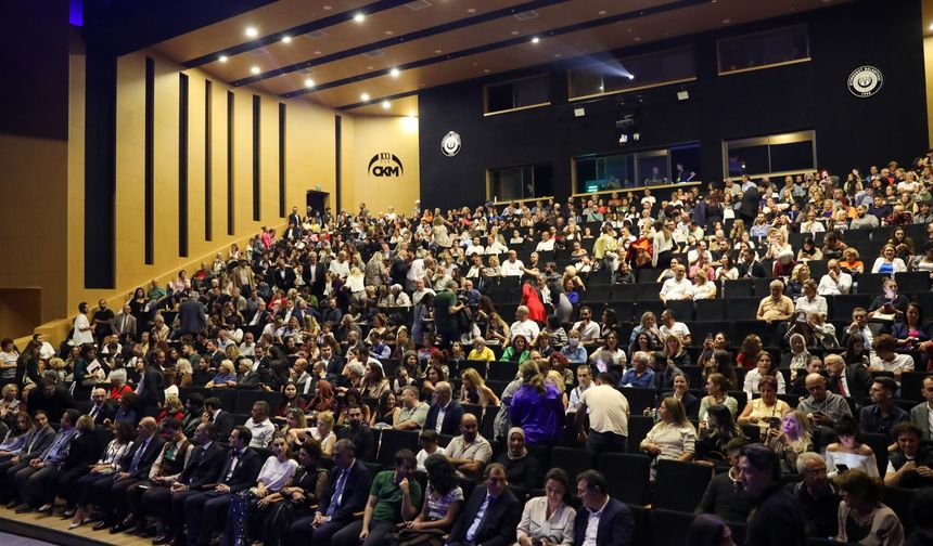 ETİMESGUT’TA KENT TİYATRO ÇALIŞTAYI’NA YOĞUN İLGİ