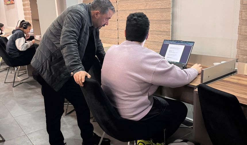 Başkan Çetin’den Millet Kıraathanesi’nde Gençlere Ziyaret