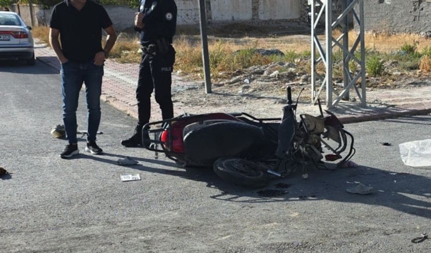 Aksaray’da Panelvanla Motosiklet Çarpıştı: 2’si Çocuk 3 Yaralı