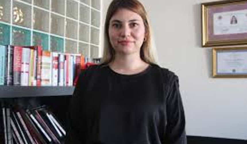 Avukatın adına kullanarak insanları dolandırdı